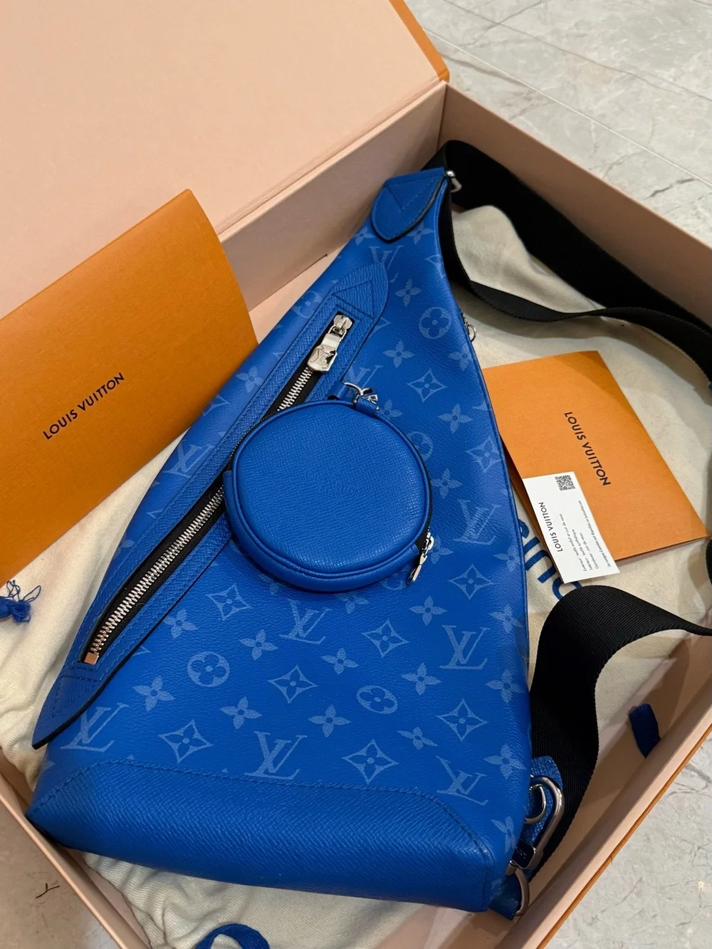 Louis Vuitton Monogram Blue Crossbody Sling bag with Round Pouch due M31075 new